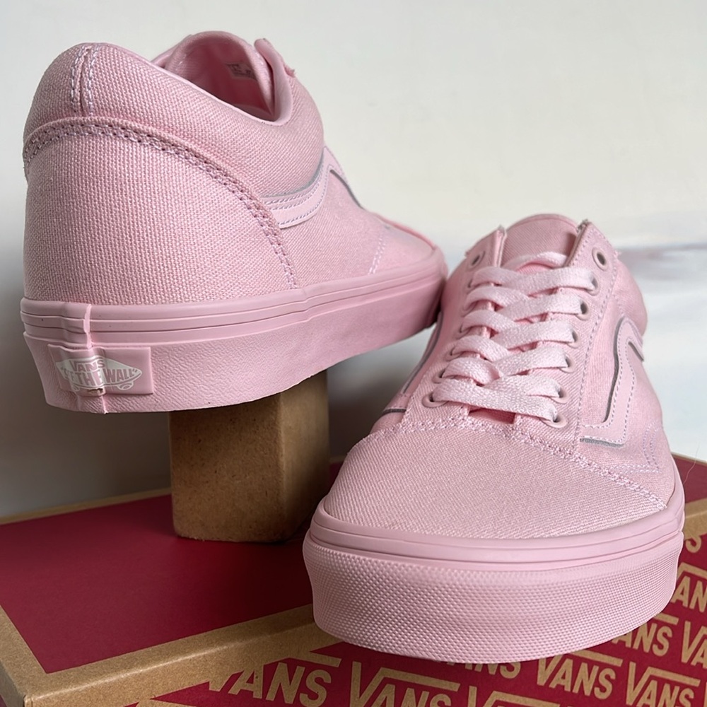 Vans Men’s Old Skool
Pastel Mono Pink
VN000CT8PNK 
Sneakers - Picture 13 of 16